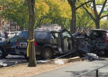 Multi-vehicle accident in Brooklyn: 15 injured, including 3 babies, 4 people confirmed dead.