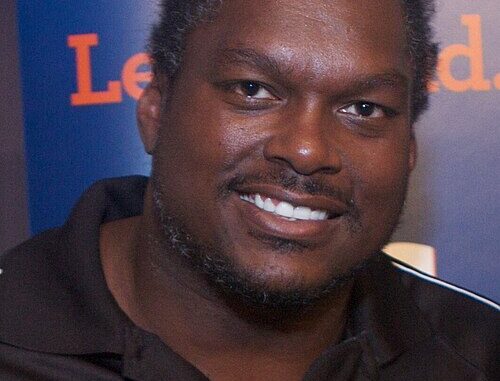 LaVar_Arrington_July_2012_(cropped)